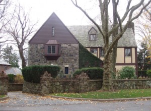 Should I get a Fixed Rate or Adjustable Rate Mortgage?